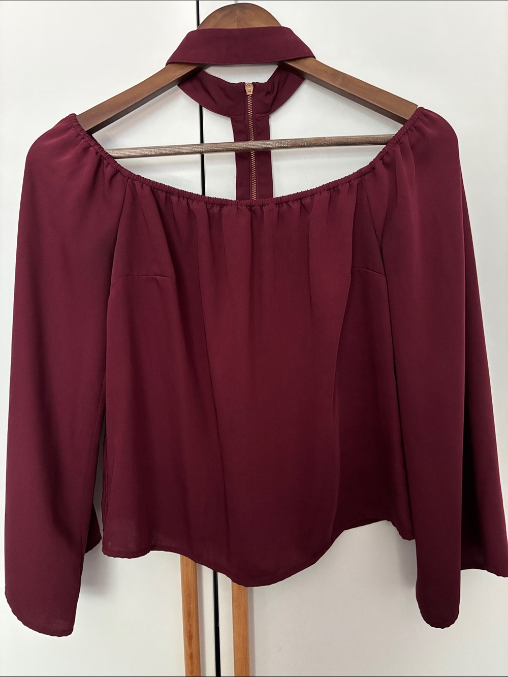 Guess Off-Shoulder Choker Blouse in Burgundy